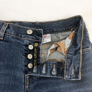 🎉2 for $10 Lucky Brand button fly Jeans size 4